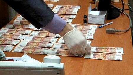 На взятке в размере более 1 млн рублей попался депутат из Удмуртии