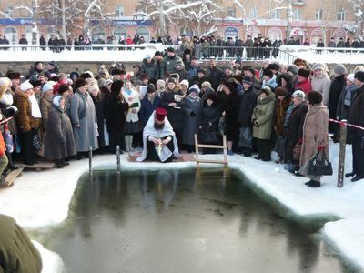 В Крещение в водоемах Удмуртии искупались 4500 человек