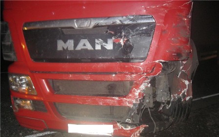 Водитель легковушки погиб после столкновения с грузовиком на трассе Елабуга-Пермь 