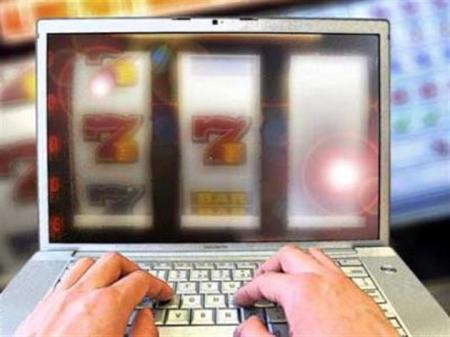 За азартные игры мошенники расплатились украденной картой в Удмуртии