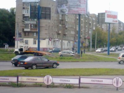 «Калина» протаранила опору для баннеров на кольце Либкнехта-Пушкинская в Ижевске