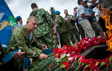  Ижевские десантники возложат цветы на могилы погибших товарищей 2 августа  