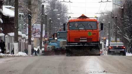 68 единиц спецтехники убирали городские улицы в Ижевске