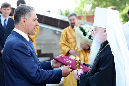 Удмуртского Митрополита с 85-летием поздравил президент республики