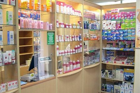 Жители Селтинского района обокрали аптеку