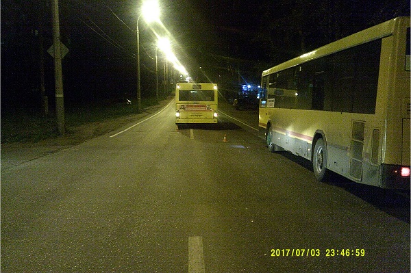 В Ижевске автобус сбил выбежавшую на дорогу девушку