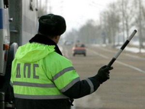 Пьяная женщина за рулем избила двух милиционеров в Воткинске