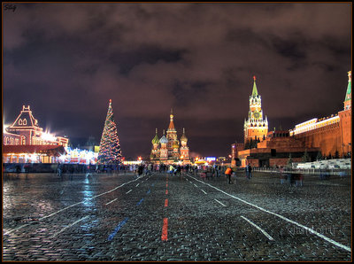 Украшенный новогодними игрушками поезд доставит школьников из Удмуртии на елку в Кремль