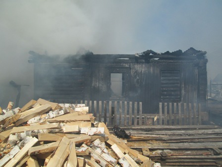 Жилой дом сгорел в Сюмсинском районе