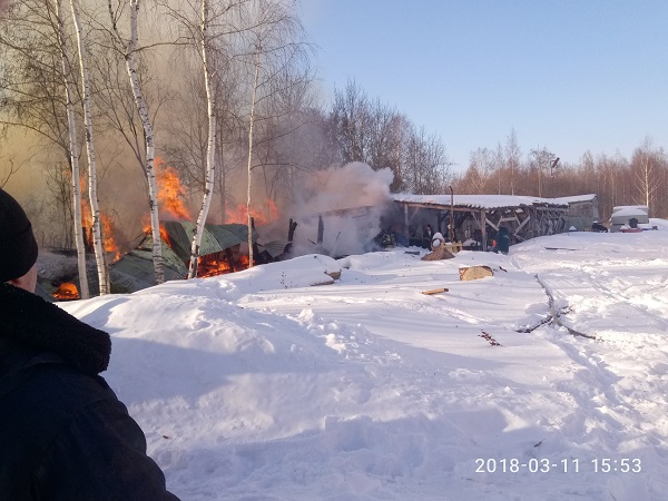 Пожар в Завьяловском районе уничтожил 5 строительных бытовок