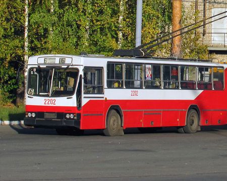 Авария привела к остановке движения троллейбусов в районе Нефтемаша в Ижевске