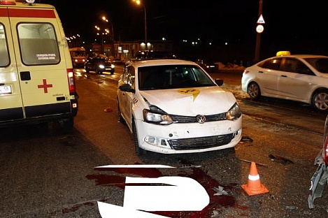 В Ижевске сбили насмерть водителя, попавшего в ДТП несколькими минутами ранее