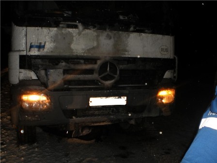  Автовоз раздавил лежащего на дороге мужчину в Удмуртии