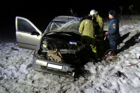 Две легковушки столкнулись на трассе Елабуга – Пермь: один человек погиб