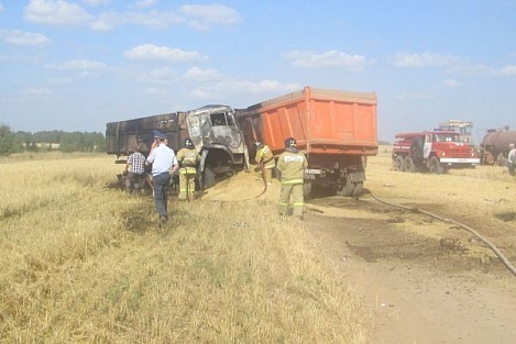 Водители грузовиков погибли в ДТП в Удмуртии, не заметив друг друга из-за пыли 