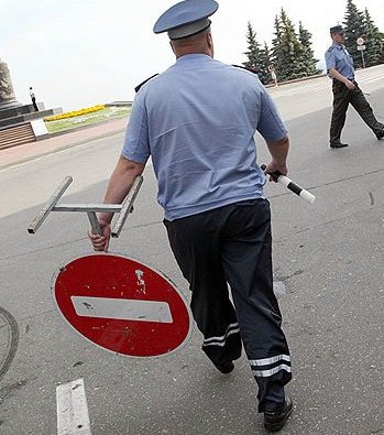 Запрещающие знаки демонтировали на перекрестке 9-е Января и Дзержинского в Ижевске