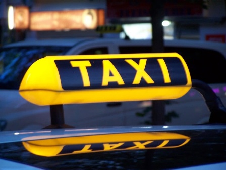 Лишенный прав водитель такси работал в Удмуртии