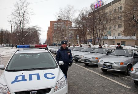 Фото: полицейские  Удмуртии получили 32 новых ВАЗа и автоэваукатор