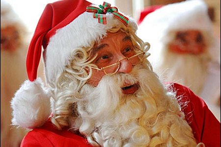 Мужчину в костюме Деда Мороза убили в Таджикистане