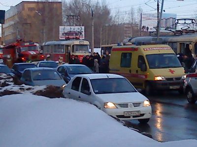 Улица Кирова в Ижевске замерла в пробке