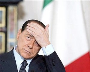 «Ты закончишь как крыса»: Берлускони отправили письмо с пулей