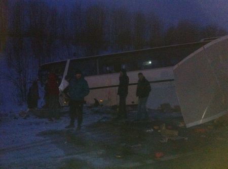 Один человек погиб, шестеро пострадали во время аварии в Прикамье 