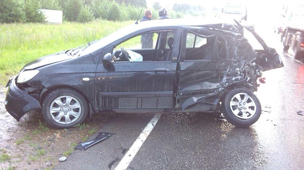 Три автомобиля столкнулись на дороге «Ижевск-Сарапул» по вине женщины – водителя