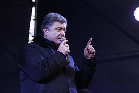 Президент Украины утвердил план освобождения Луганска и Донецка от ополченцев