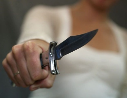 Ижевчанка, напавшая с ножом на младшую сестру, задержана полицейскими
