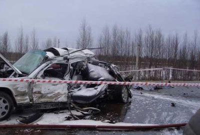 Два водителя и юная пассажирка погибли при лобовом столкновении легковушек в Удмуртии