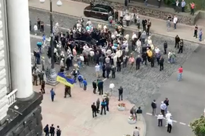 Ветераны МВД и действующие полицейские подрались в центре Киева
