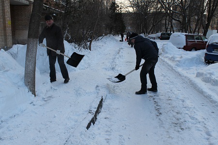 Ижевские тротуары очистят от снега и наледи волонтеры