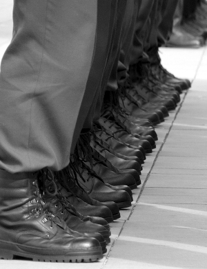Удмуртские призывники натерли ноги в армейских ботинках