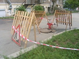 Жильцы многоквартирных домов Ижевска вынуждены ходить за водой на колонку