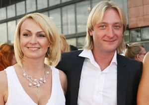 Яна Рудковская и Евгений Плющенко поженились