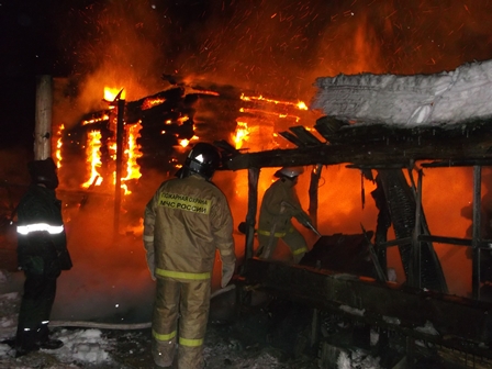 Возгорание дома произошло в Игринском районе