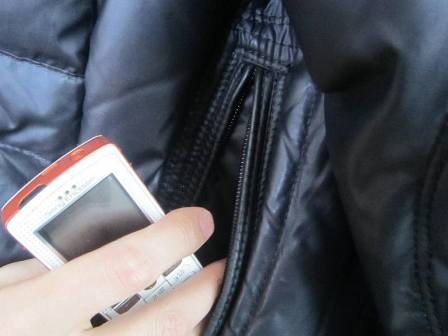 Можгинец украл у знакомого мобильный телефон и ноутбук