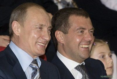 Путин пойдет против Медведева народным фронтом