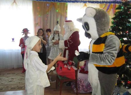 Новогодние подарки получили ребята из Киясовского реабилитационного центра