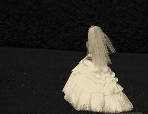 В Удмуртии девушка, покончившая собой, попросила похоронить ее в свадебном платье