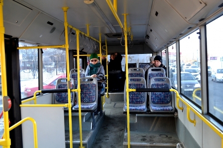 Кондуктор автобуса украла у пьяного пассажира мобильный телефон в Воткинске