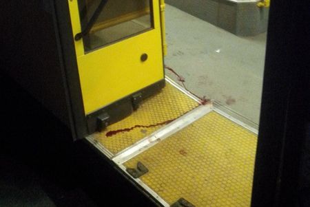 Мужчина ранил ножом кондуктора и пассажира ижевского автобуса 