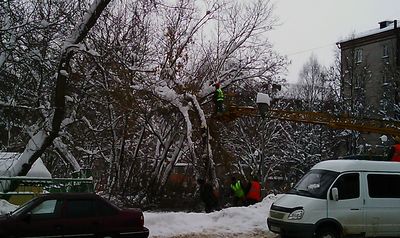 В Ижевске из-за снегопада район Татарбазара остался без света