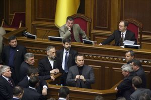 Драка в  Верховной Раде Украины: депутаты избили друг друга