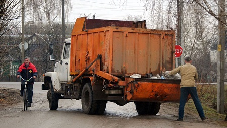 Жителей частного сектора в Удмуртии обяжут заключить договор на вывоз мусора