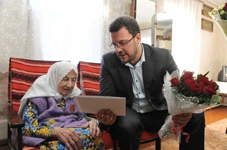  Старейшая ижевчанка Гайнура Харисова отпраздновала 105-летие