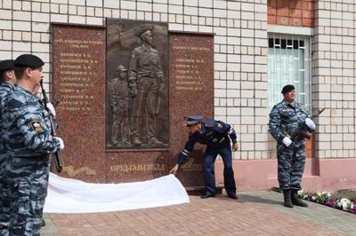 Барельеф в память о погибших сотрудниках ГИБДД открыли в Ижевске