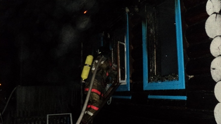 Пьяный житель  Красногорского района поджег свой дом, облив его соляркой