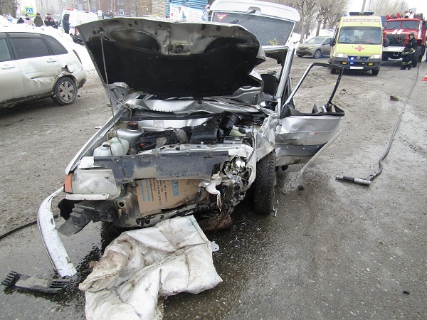 Ижевчанин попал в больницу после ДТП на перекрестке улиц Сабурова - Автозаводская