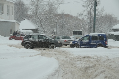 Кошмар на снежных улицах Ижевска: вечернее возвращение домой обернулось драмой